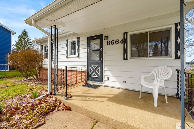 8664 E Long Lake Drive, Scotts, MI 49088