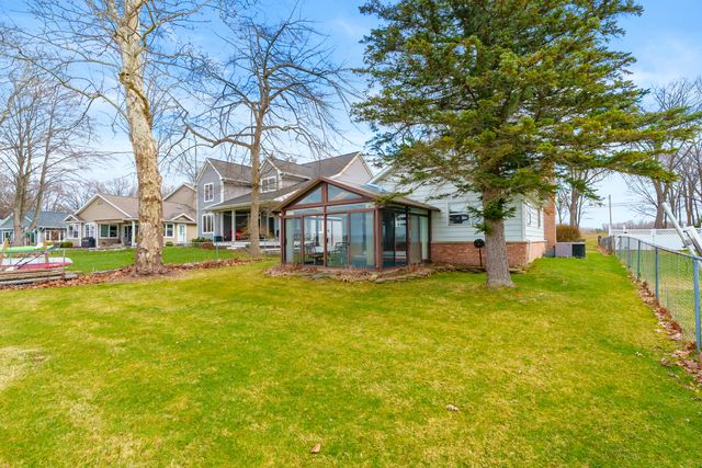 8664 E Long Lake Drive, Scotts, MI 49088