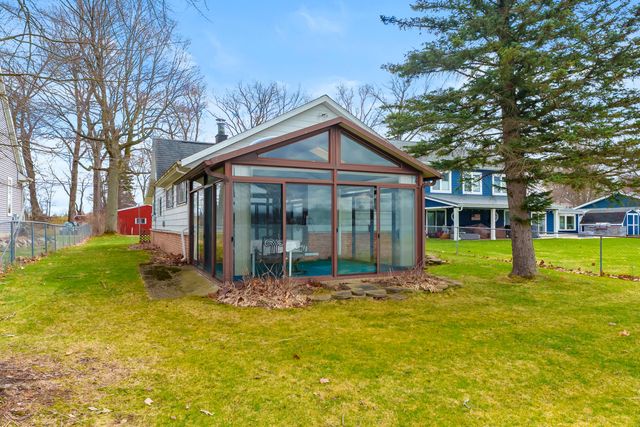 8664 E Long Lake Drive, Scotts, MI 49088