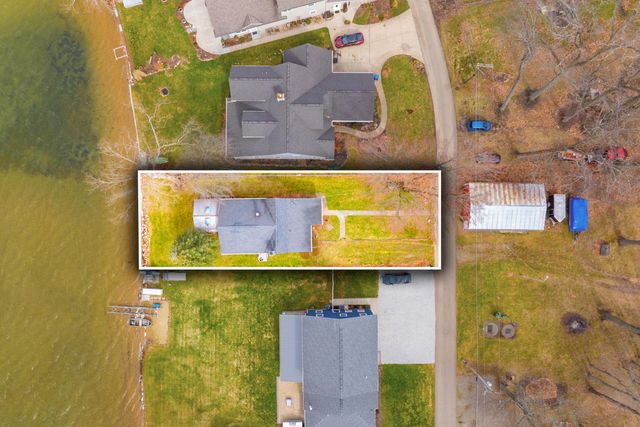 8664 E Long Lake Drive, Scotts, MI 49088