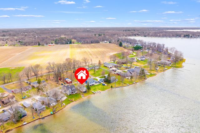 8664 E Long Lake Drive, Scotts, MI 49088