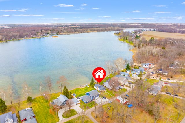 8664 E Long Lake Drive, Scotts, MI 49088