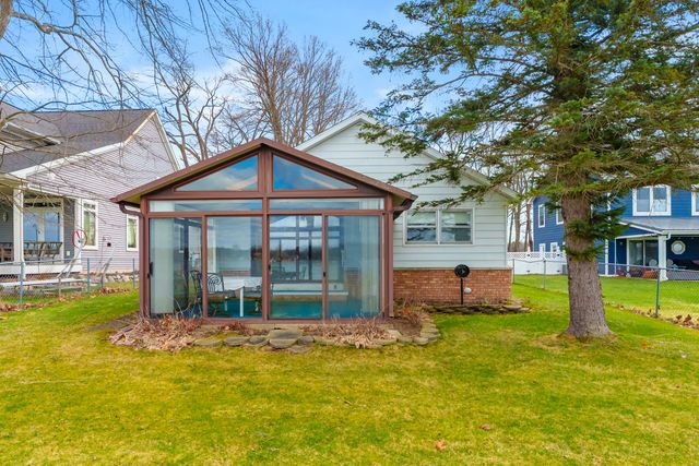 8664 E Long Lake Drive, Scotts, MI 49088