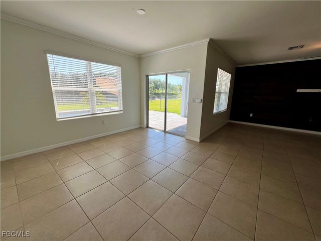 10293 Silver Pond LN, Lehigh Acres, FL 33936