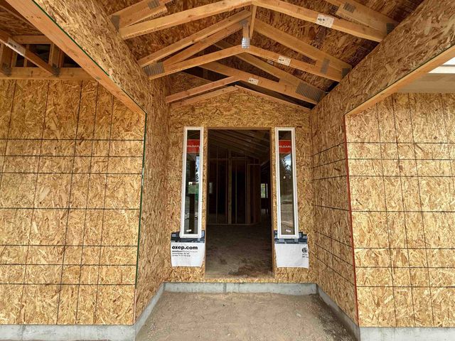 31910 N Zander Ln, Chattaroy, WA 99003