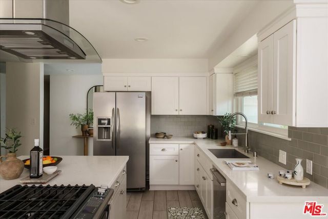14141 Killion Street, Sherman Oaks, CA 91401