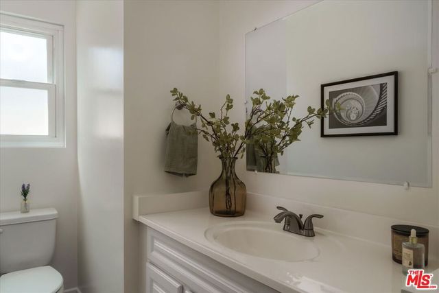 14141 Killion Street, Sherman Oaks, CA 91401