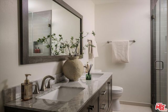 14141 Killion Street, Sherman Oaks, CA 91401