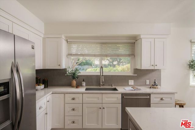 14141 Killion Street, Sherman Oaks, CA 91401