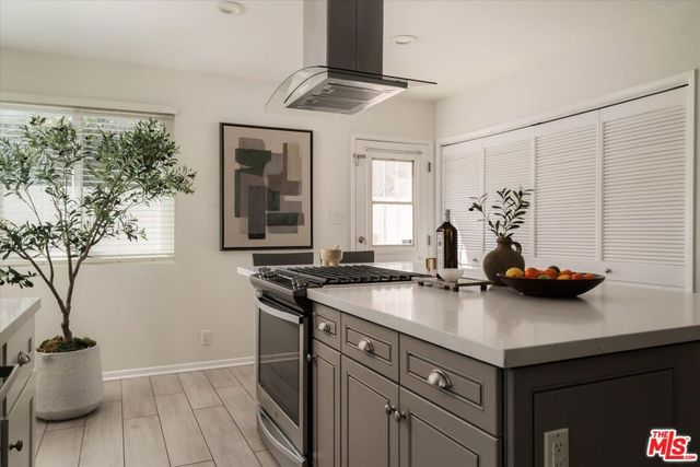 14141 Killion Street, Sherman Oaks, CA 91401