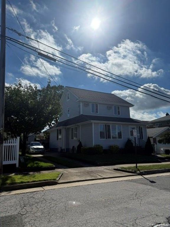 104 W Lincoln Avenue, Valley Stream, NY 11580 — photo 2