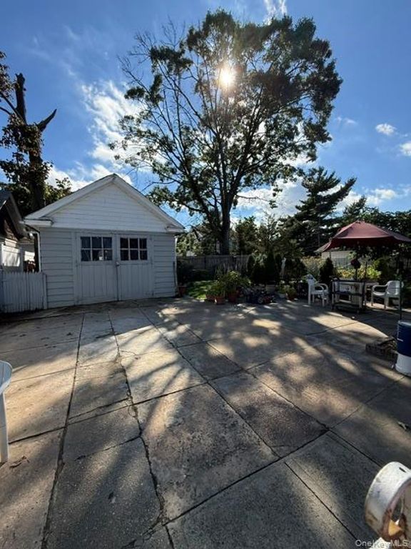 104 W Lincoln Avenue, Valley Stream, NY 11580 — photo 4