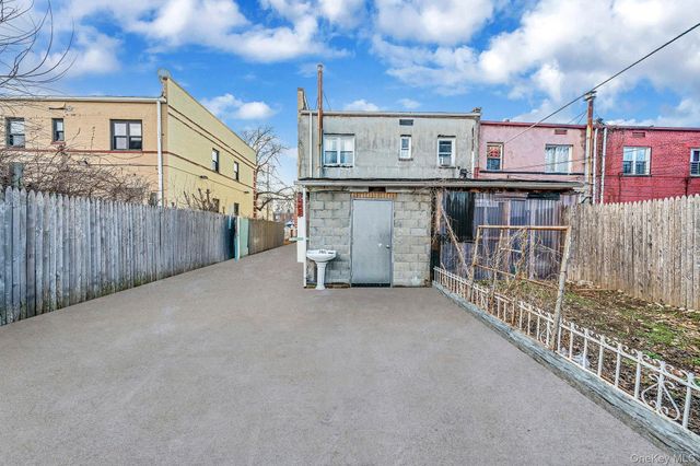 10229 184th Street, Hollis, NY 11423