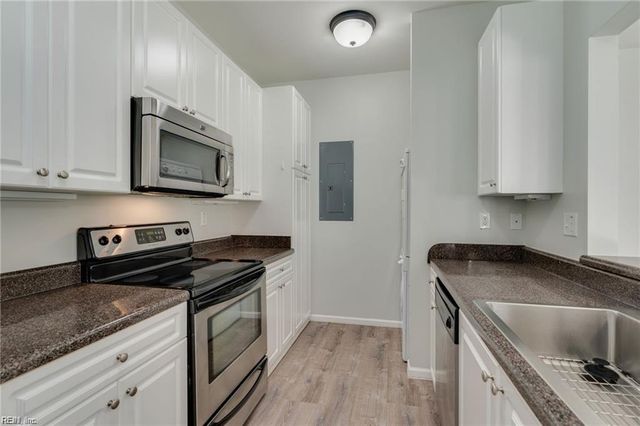 4448 Duffy DR, Virginia Beach, VA 23462