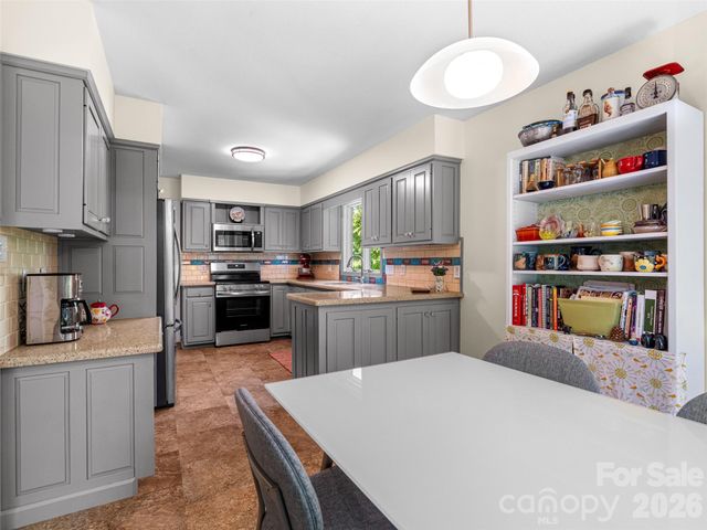 22 Meadow Brook Drive, Fletcher, NC 28732
