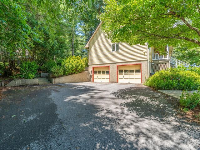 22 Meadow Brook Drive, Fletcher, NC 28732