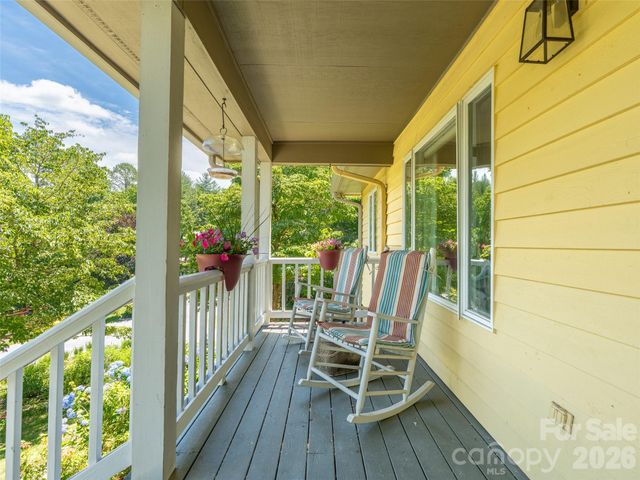 22 Meadow Brook Drive, Fletcher, NC 28732