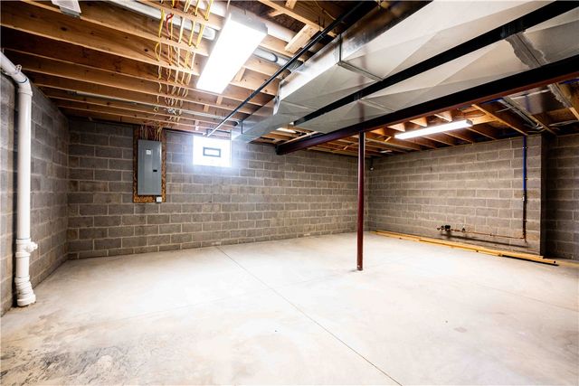 400 16th Ave, Patterson Twp, PA 15010