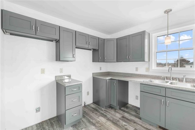 400 16th Ave, Patterson Twp, PA 15010