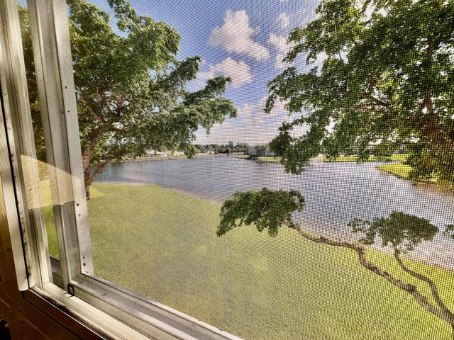 9563 Weldon Circle 304, Tamarac, FL 33321
