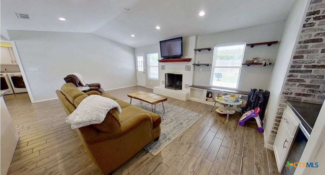 323 Cardinal Drive, New Braunfels, TX 78130