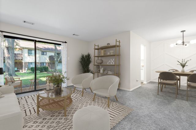 2308 N OLD HICKS Road 3, Palatine, IL 60074