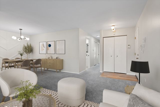 2308 N OLD HICKS Road 3, Palatine, IL 60074