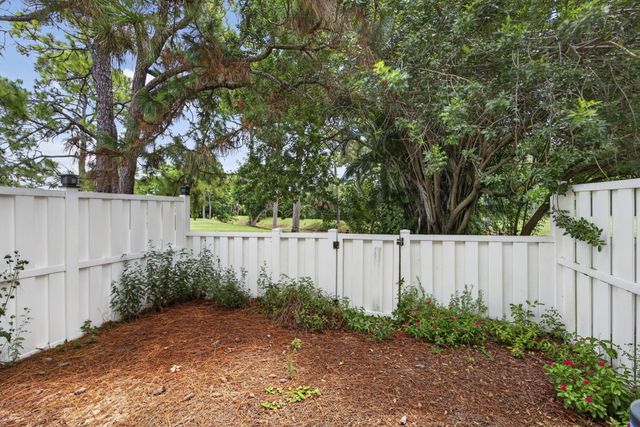 3714 Savoy Lane F, West Palm Beach, FL 33417