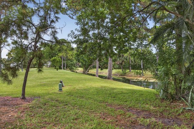 3714 Savoy Lane F, West Palm Beach, FL 33417