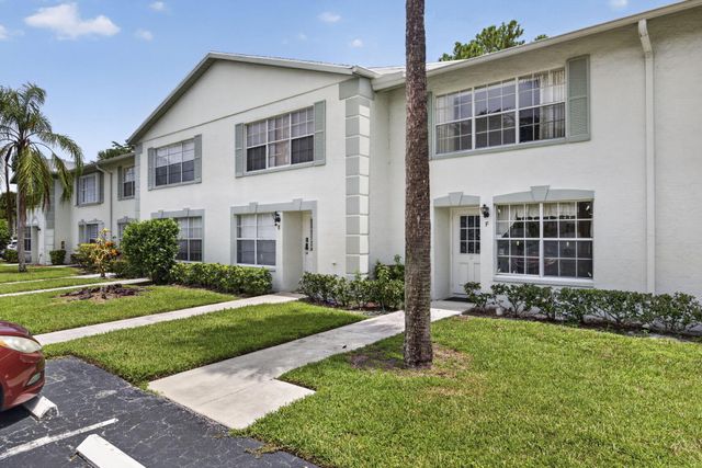 3714 Savoy Lane F, West Palm Beach, FL 33417
