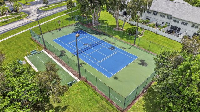 3714 Savoy Lane F, West Palm Beach, FL 33417