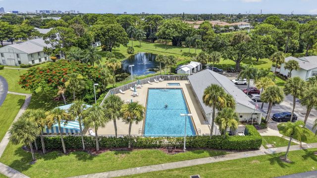 3714 Savoy Lane F, West Palm Beach, FL 33417