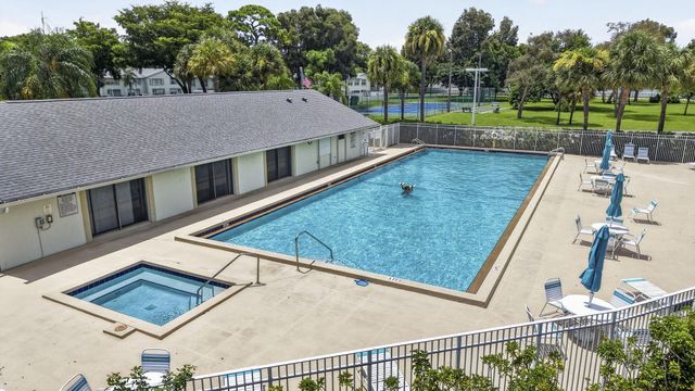 3714 Savoy Lane F, West Palm Beach, FL 33417