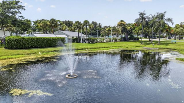 3714 Savoy Lane F, West Palm Beach, FL 33417