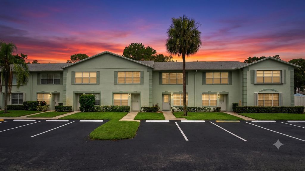 3714 Savoy Lane F, West Palm Beach, FL 33417