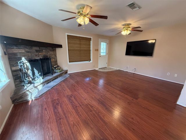 13231 Southshore Drive, Conroe, TX 77304