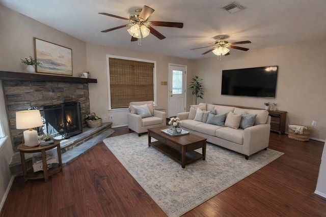 13231 Southshore Drive, Conroe, TX 77304