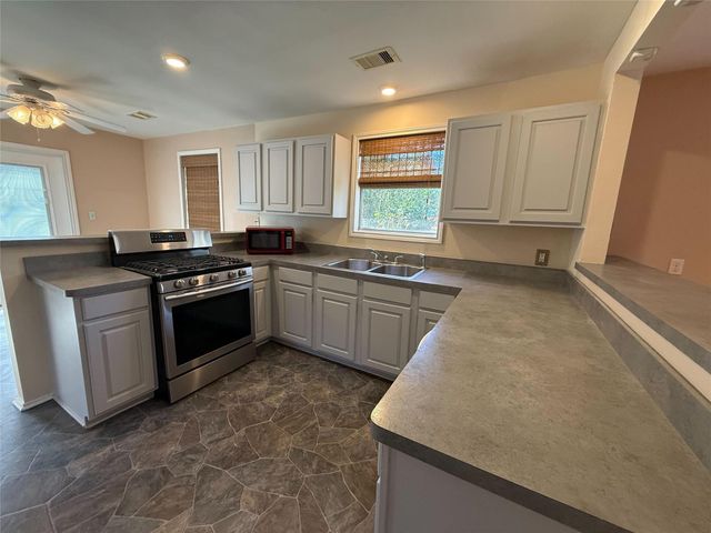 13231 Southshore Drive, Conroe, TX 77304