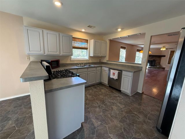 13231 Southshore Drive, Conroe, TX 77304