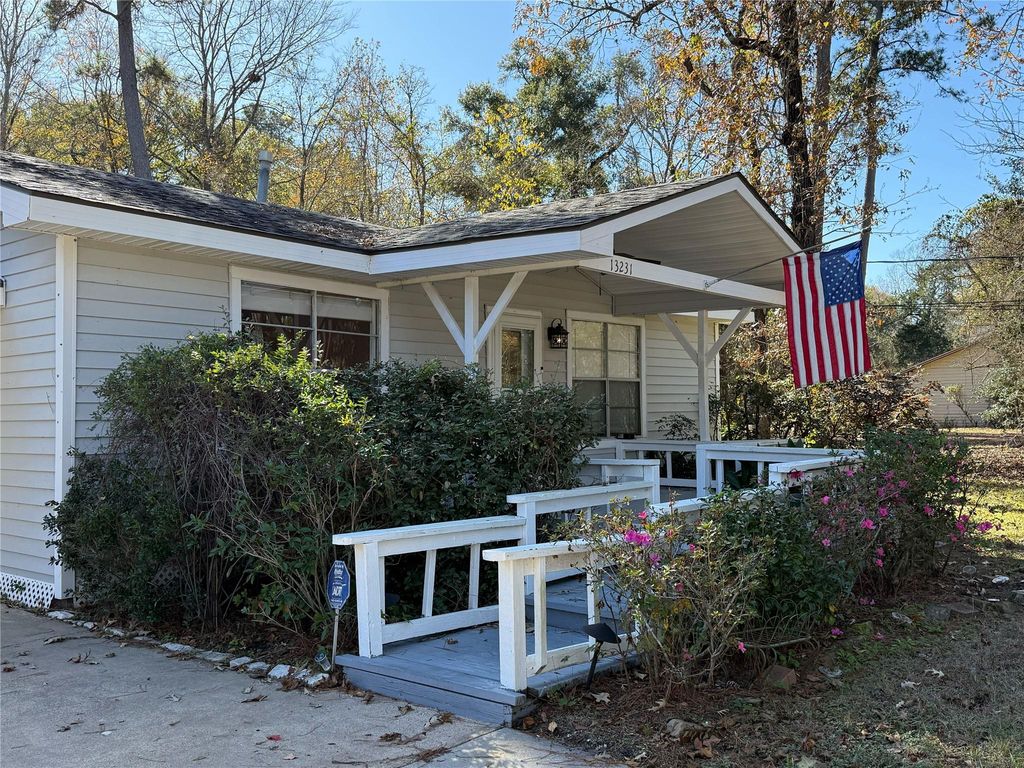 13231 Southshore Drive, Conroe, TX 77304