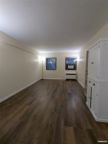 401 Park Place 1-E, Fort Lee, NJ 07024