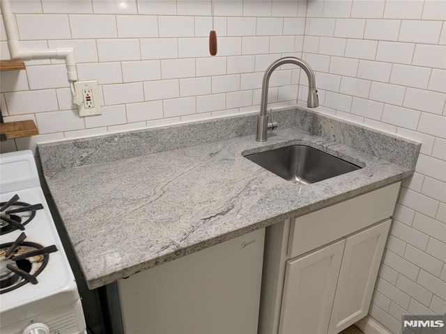 401 Park Place 1-E, Fort Lee, NJ 07024