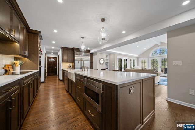 6 Jonathan Smith Road, Morris Township, NJ 07960