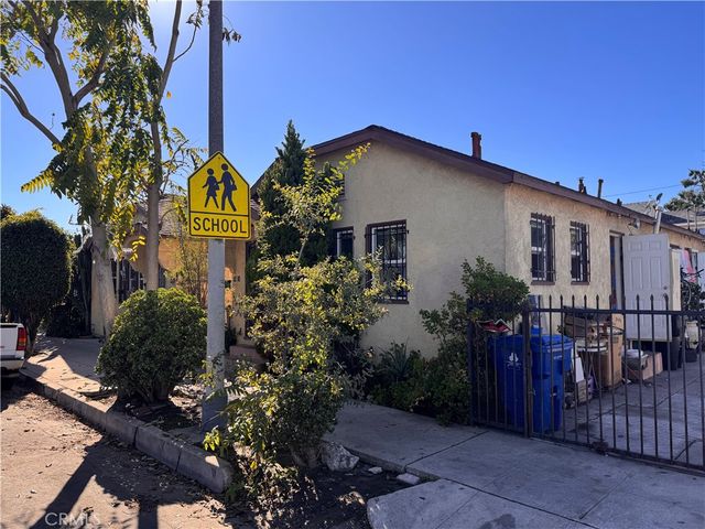 901 W 68th, Los Angeles, CA 90044