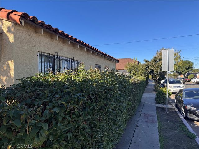 901 W 68th, Los Angeles, CA 90044