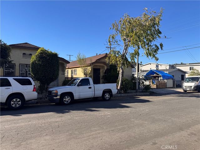 901 W 68th, Los Angeles, CA 90044