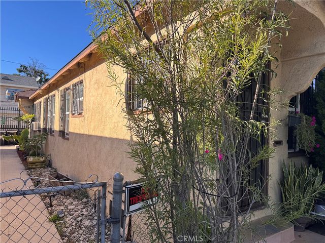 901 W 68th, Los Angeles, CA 90044