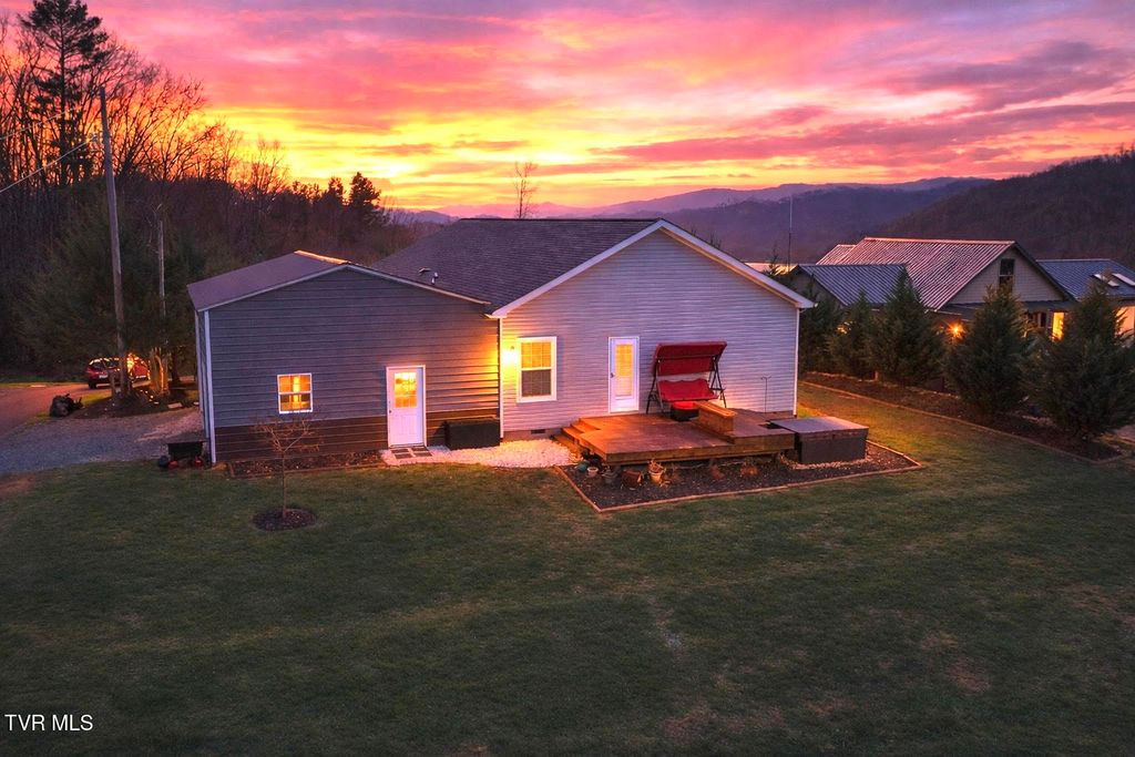 1120 Myrtle Drive, Butler, TN 37640