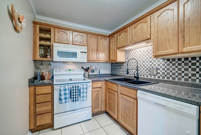 1301 Beck Avenue APT 16, Panama City, FL 32401