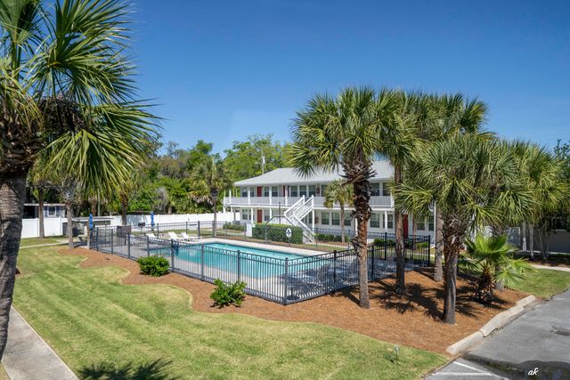 1301 Beck Avenue APT 16, Panama City, FL 32401